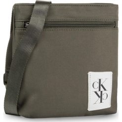 Saszetka CALVIN KLEIN JEANS - Sport Essentials Micro Flat Pack K50K505256 LDY. Zielone torby męskie skórzane Calvin Klein Jeans, bez wzorów, z jeansu, młodzieżowe. W wyprzedaży za 189,00 zł.