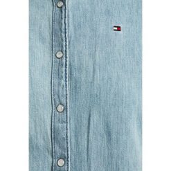 Tommy Hilfiger - Koszula. Niebieskie bluzki damskie TOMMY HILFIGER, na co dzień, bez wzorów, z bawełny, klasyczne, z klasycznym kołnierzykiem, z długim rękawem. W wyprzedaży za 299,90 zł.