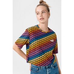 Puma Pride All-Over Printed Koszulka Wielokolorowy. Koszulki damskie Puma, xs, bez wzorów, z bawełny, bez kołnierzyka, z krótkim rękawem. Za 128,95 zł.