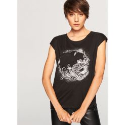T-shirt z nadrukiem - Czarny. Czarne t-shirty damskie marki Reserved, l, z nadrukiem. Za 29,99 zł.