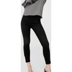 Mango - Jeansy. Szare jeansy damskie marki Mango. W wyprzedaży za 99,90 zł.