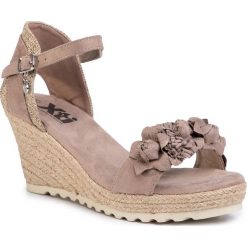 Espadryle XTI - 44021 Taupe. Brązowe espadryle damskie Xti, z aplikacjami, z tworzywa sztucznego, bez obcasa, na obcasie. Za 169,00 zł.