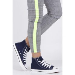 Granatowe trampki wysokie sznurowane casu ybk-2. Niebieskie trampki dziewczęce Casu, bez wzorów, z materiału, na sznurówki. Za 69,99 zł.