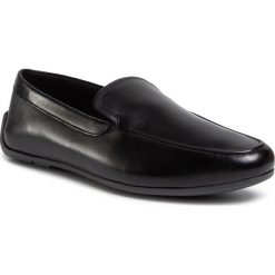 Półbuty CLARKS - Reazor Plain 261487527 Black Leather. Czarne półbuty męskie Clarks, na co dzień, bez wzorów, ze skóry, klasyczne, bez zapięcia. W wyprzedaży za 299,00 zł.