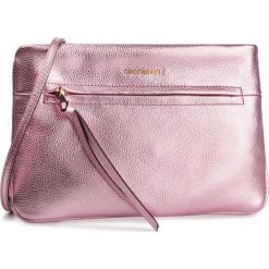 Torebka COCCINELLE - DV3 Mini Bag E5 DV3 55 16 07 Bubble Gum P12. Różowe listonoszki damskie Coccinelle, z aplikacjami, ze skóry, zdobione. W wyprzedaży za 479,00 zł.