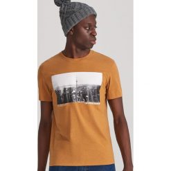 T-shirt z bawełny organicznej - Brązowy. Pomarańczowe t-shirty damskie Reserved, s, z bawełny. Za 24,99 zł.