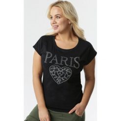 Czarny T-shirt Raine. Czarne bluzki damskie Born2be, xl, z nadrukiem, z jeansu, klasyczne, z okrągłym kołnierzem. Za 39,99 zł.