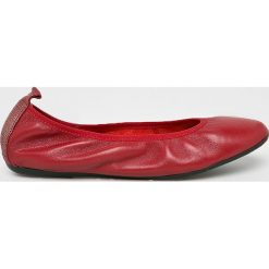 Corina - Baleriny. Czerwone baleriny damskie marki Corina, ze skóry. W wyprzedaży za 79,90 zł.