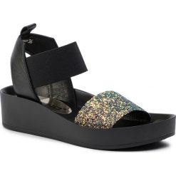 Sandały KARINO - 3144/138-P Multicolor. Czarne klapki damskie Karino, bez wzorów, ze skóry, bez obcasa. W wyprzedaży za 189,00 zł.