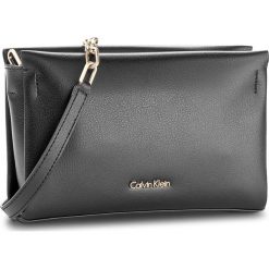 Torebka CALVIN KLEIN BLACK LABEL - Frame Clutch/Crossbody K60K603998 001. Czarne listonoszki damskie marki Calvin Klein Black Label. Za 449,00 zł.