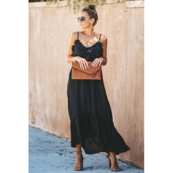 Sukienka DAFNE BLACK. Czarne sukienki damskie IVET, na lato, bez wzorów, bez kołnierzyka, bez rękawów, długie, maxi. W wyprzedaży za 59,00 zł.