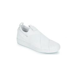 Buty adidas SUPERSTAR SlipOn. Białe trampki męskie Adidas, bez wzorów, bez zapięcia. Za 279,30 zł.