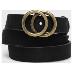Pieces - Pasek. Czarne paski damskie marki Pieces, w paski, z poliesteru. Za 39,90 zł.