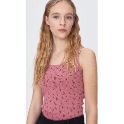 Wzorzysty top - Różowy. Różowe topy damskie Sinsay, s, bez wzorów, bez kołnierzyka. Za 14,99 zł.