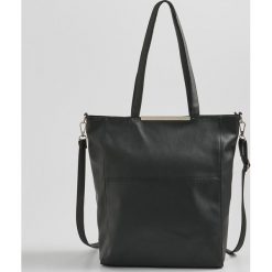Torba shopper z metalowym detalem - Czarny. Czarne torby damskie na zakupy Sinsay, bez wzorów, bez dodatków. Za 39,99 zł.