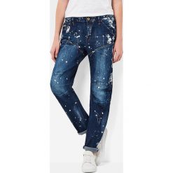 Dżinsy "5620 3D" - Boyfriend fit - w kolorze granatowym. Niebieskie spodnie damskie z wysokim stanem G-Star, l. W wyprzedaży za 386,95 zł.