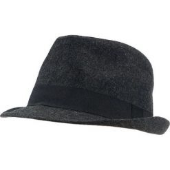 Grafitowy Jesienno-Zimowy Męski Kapelusz w Stylu Trilby -Pako Jeans, z Czarną Tasiemką CPAPJNSKAPELUSZzima12. Szare kapelusze męskie Pako Jeans, bez wzorów, z jeansu. Za 39,00 zł.