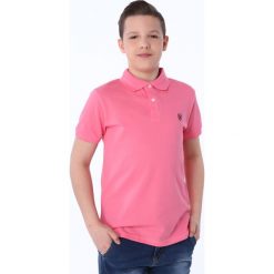 Koszulka polo ze znaczkiem różowa NDZ8590. Różowe t-shirty chłopięce marki Fasardi, bez wzorów, bez rękawów. Za 49,00 zł.