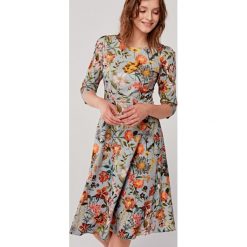 Sukienka Aerin Zefiria 32 niebieski. Niebieskie sukienki damskie Marie Zélie, na co dzień, na wiosnę, w paski, z elastanu, bez kołnierzyka, bez rękawów, proste. Za 497,00 zł.