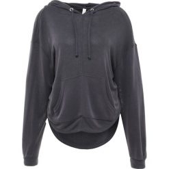 Free People BACK INTO IT Bluza z kapturem black. Czarne bluzy damskie z kapturem marki Free People, m, bez wzorów, z poliesteru, bez rękawów. Za 369,00 zł.