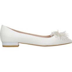 Baleriny ADORA. Białe baleriny damskie marki Gino Rossi, ze skóry, eleganckie, na niskim obcasie. Za 249,90 zł.