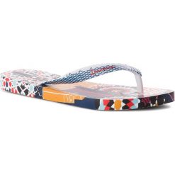 Japonki IPANEMA - I Love Traveling F 26232 White/Blue/Red 24799. Czerwone klapki damskie marki Ipanema, bez wzorów, z tworzywa sztucznego, bez obcasa. Za 74,99 zł.