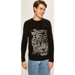 Desigual - Sweter. Czarne swetry męskie Desigual, s, z aplikacjami, z bawełny, z okrągłym kołnierzem, bez kaptura. W wyprzedaży za 219,90 zł.