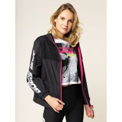 Kurtka przejściowa Guess Wind Sport O01A00 WO04R. Czarne kurtki sportowe damskie Guess, l, z aplikacjami, bez kaptura. W wyprzedaży za 279,00 zł.