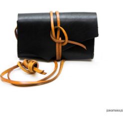 Torebka skórzana OFFME FREE S czarna HandMade. Czarne torebki klasyczne damskie marki Pakamera, ze skóry, na ramię. Za 299,00 zł.