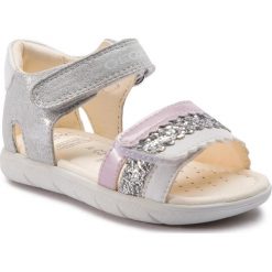 Sandały GEOX - B S.Alul G. B B921YB 0MABC C1007 M Silver. Szare sandały dziewczęce Geox, z zamszu. W wyprzedaży za 159,00 zł.