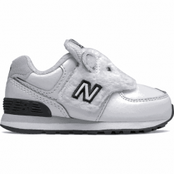New Balance IV574AQB. Buciki niemowlęce New Balance, z materiału, bez zapięcia. Za 199,99 zł.