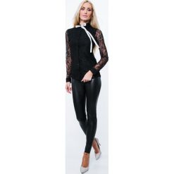Koszula koronkowa czarna MP25998. Czarne koszule damskie Fasardi, s, bez wzorów, z koronki, bez kołnierzyka, bez rękawów. Za 49,00 zł.