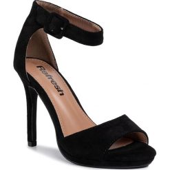 Sandały REFRESH - 69541 Black. Czarne klapki damskie Refresh, bez wzorów, ze skóry ekologicznej, bez obcasa, na obcasie. Za 169,00 zł.