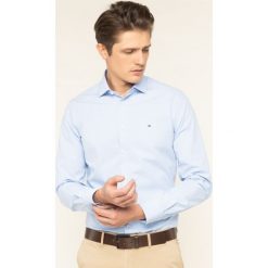Koszula Tommy Hilfiger Tailored Micro Print Classic TT0TT06466. Niebieskie koszule męskie Tommy Hilfiger Tailored, m, bez wzorów, z bawełny, biznesowe, bez kołnierzyka, bez rękawów. Za 299,00 zł.