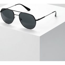 Prada Okulary przeciwsłoneczne black. Czarne okulary przeciwsłoneczne męskie marki Prada. Za 899,00 zł.