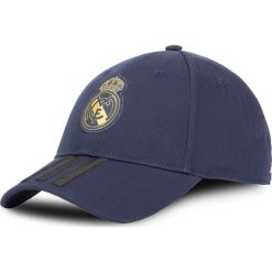 Czapka z daszkiem adidas - Real C40 Cap DY7721 Nindig/Black/Magold. Niebieskie czapki męskie Adidas, bez wzorów, z bawełny, klasyczne. W wyprzedaży za 69,00 zł.