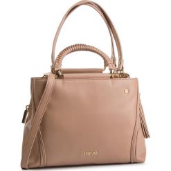Torebka LIU JO - M Satchel A19135 E0064 Nocciola 71418. Brązowe torebki klasyczne damskie Liu Jo, bez wzorów, ze skóry ekologicznej, klasyczne, duże, bez dodatków. Za 739,00 zł.