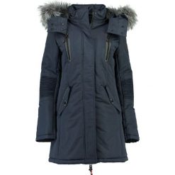 Płaszcz zimowy w kolorze granatowym. Niebieskie płaszcze damskie Canadian Peak, na zimę, xl, bez wzorów. W wyprzedaży za 349,95 zł.