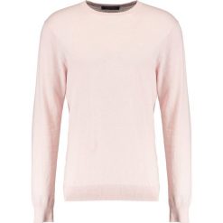 Swetry klasyczne męskie: Scotch & Soda CLASSIC CREWNECK Sweter old pink melange