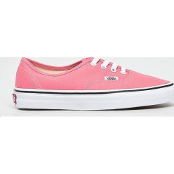 Vans - Tenisówki. Różowe trampki i tenisówki damskie marki Vans, bez wzorów, z gumy, na sznurówki. Za 279,90 zł.