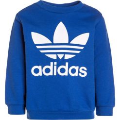 Adidas Originals CREW SET Bluza blue/white. Niebieskie bluzy chłopięce marki adidas Originals, z bawełny. Za 199,00 zł.