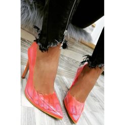 Szpilki CLOVER PINK. Różowe szpilki Szpilki CLOVER PINK, bez wzorów, eleganckie, bez obcasa, na szpilce, bez zapięcia. W wyprzedaży za 99,00 zł.