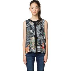 Desigual Bluzka Damska Bluse Quiet Harmony 18Swbw26 2000 (Rozmiar L). Szare bluzki damskie marki Desigual, l, bez wzorów, bez kołnierzyka, bez rękawów. W wyprzedaży za 150,00 zł.