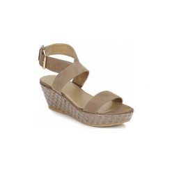 Sandały Stuart Weitzman ABLE. Pomarańczowe sandały damskie Stuart Weitzman, bez wzorów, bez obcasa, bez zapięcia. Za 654,50 zł.