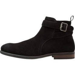 Call it Spring MAYRIA Botki black. Czarne botki męskie marki Call it Spring, z materiału. W wyprzedaży za 359,10 zł.