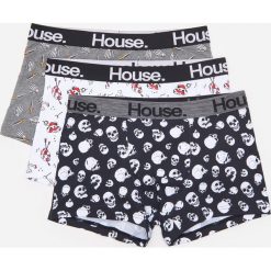 3 pack bokserek z nadrukiem - Wielobarwny. Bokserki męskie House, z nadrukiem. Za 59,99 zł.