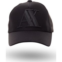 Czarna czapka z daszkiem i aplikacją marki. Czarne czapki męskie Armani Exchange, w paski. Za 219,00 zł.