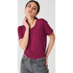 NA-KD Basic T-shirt oversize - Purple. Fioletowe t-shirty damskie marki NA-KD Basic, z bawełny. W wyprzedaży za 37,07 zł.