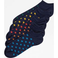 Komplet 5 par krótkich skarpetek w groszki. Niebieskie skarpetki męskie Pull&Bear, w grochy. Za 49,90 zł.