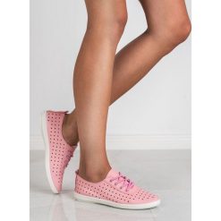 AŻUROWE TRAMPKI DAMSKIE - odcienie różu. Trampki i tenisówki damskie SHELOVET. Za 29,90 zł.